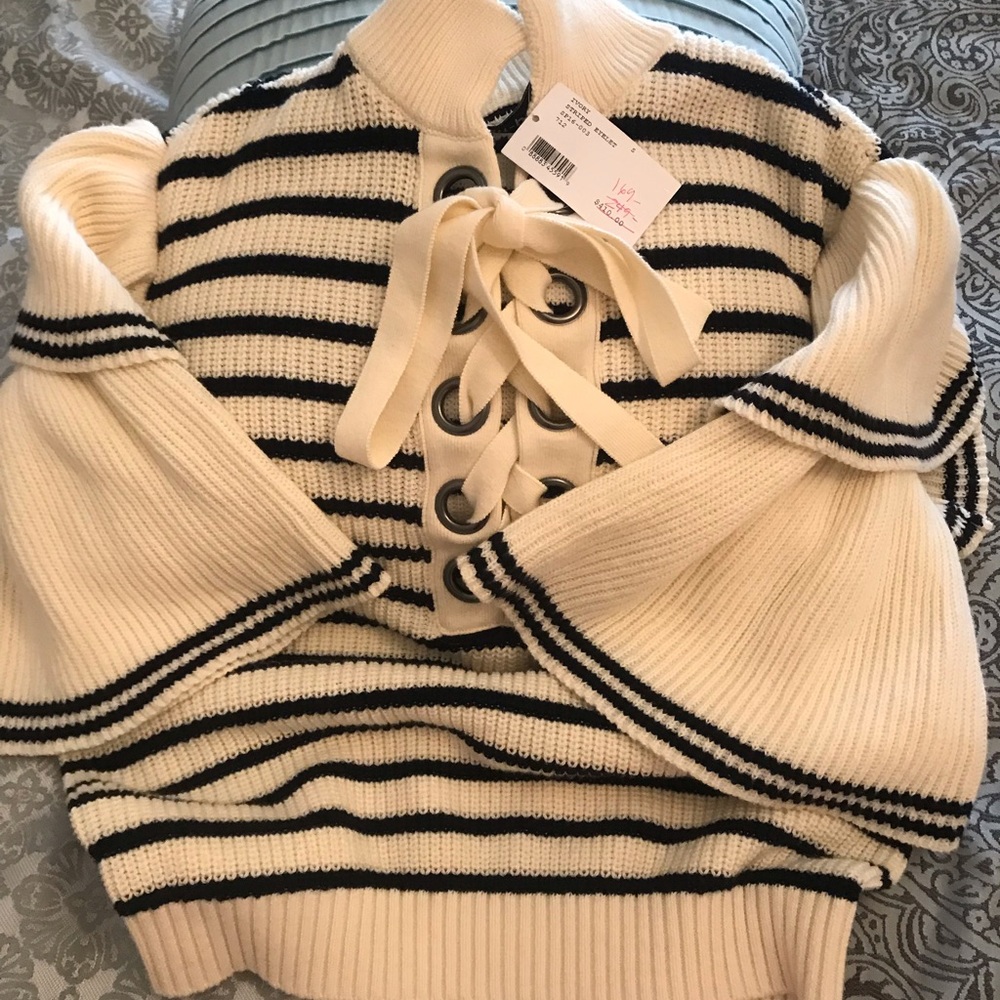 Self portrait short sleeve sweater , brand new .